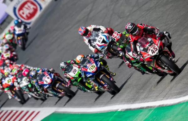 WSBK / Navarra - Le doublé pour Redding, Rea et Razgatlioglu au coude-à-coude.