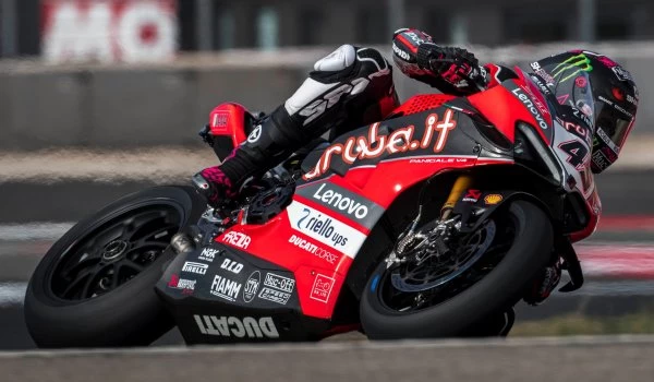 WSBK / Navarra - Le doublé pour Redding, Rea et Razgatlioglu au coude-à-coude.