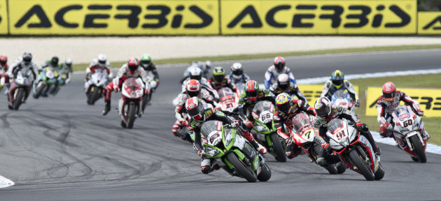 Rea et Haslam remportent les premières courses du WSBK en Australie.