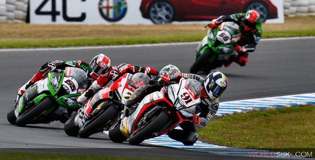 Rea et Haslam remportent les premières courses du WSBK en Australie.