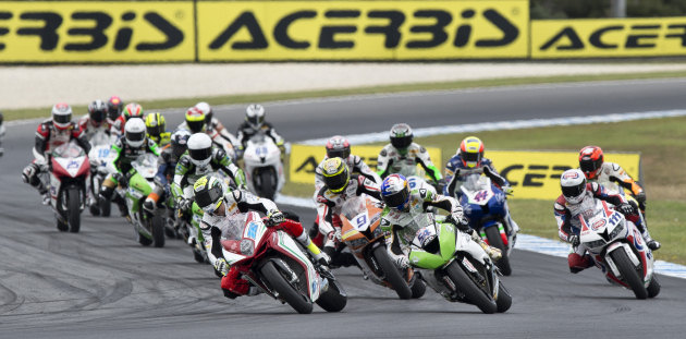 Rea et Haslam remportent les premières courses du WSBK en Australie.