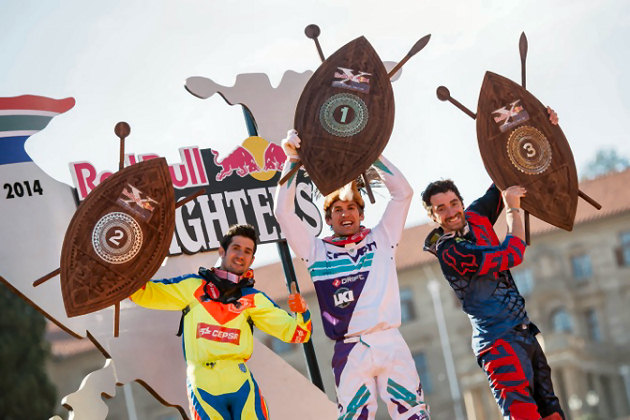 Josh Sheehan remporte les X-Fighters à Pretoria et le titre.