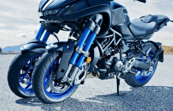 12 dates pour découvrir le Yamaha 900 Niken.