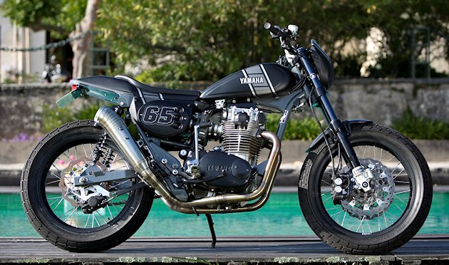 Une Yamaha XS 650 revue par Stéphane Peterhansel.
