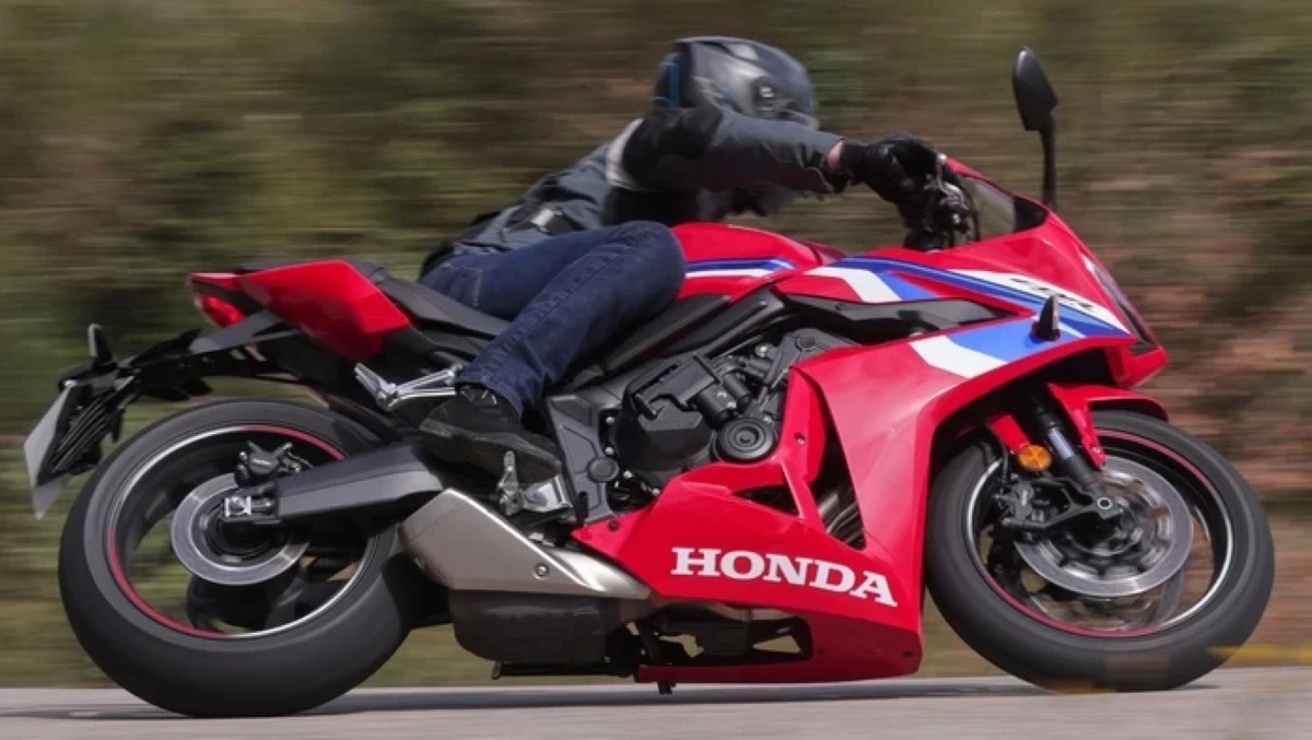 Yffic-Motoplanete-essai_honda_cbr650r