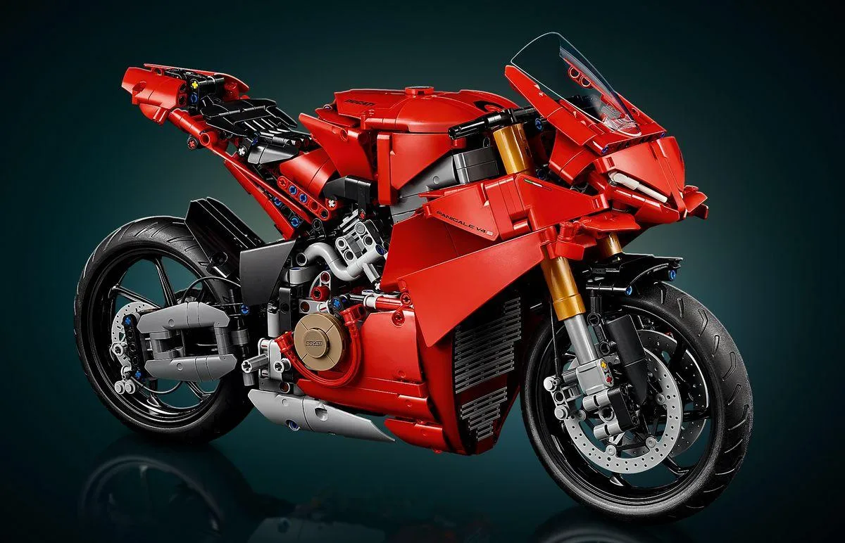 Lego et moto - une histoire qui s'assemble avec Technic.