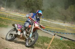 Justine Martel : L’enduro, tel un virus