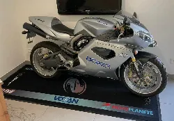 4 critères essentiels pour choisir un tapis pour votre moto
