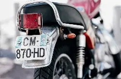 Rivet moto : comment s'en servir pour sa plaque