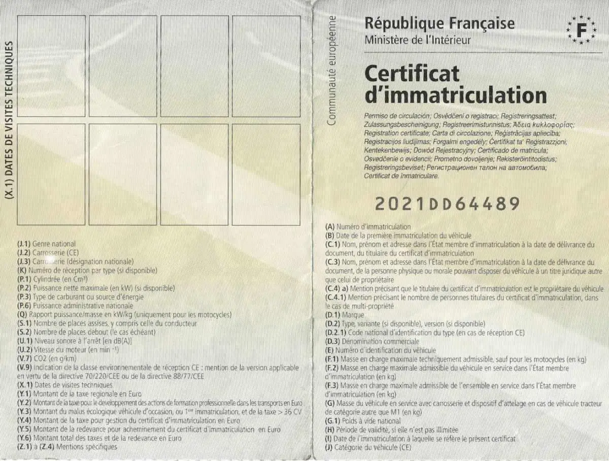 Spécimen d'une carte grise en France
