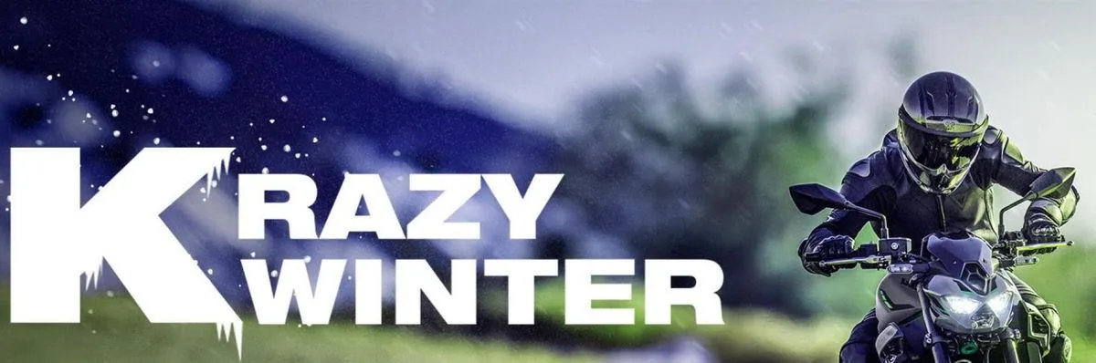 La partie supérieure d'une Kawasaki Z 900 à coté du texte Krazy Winter en gros titre