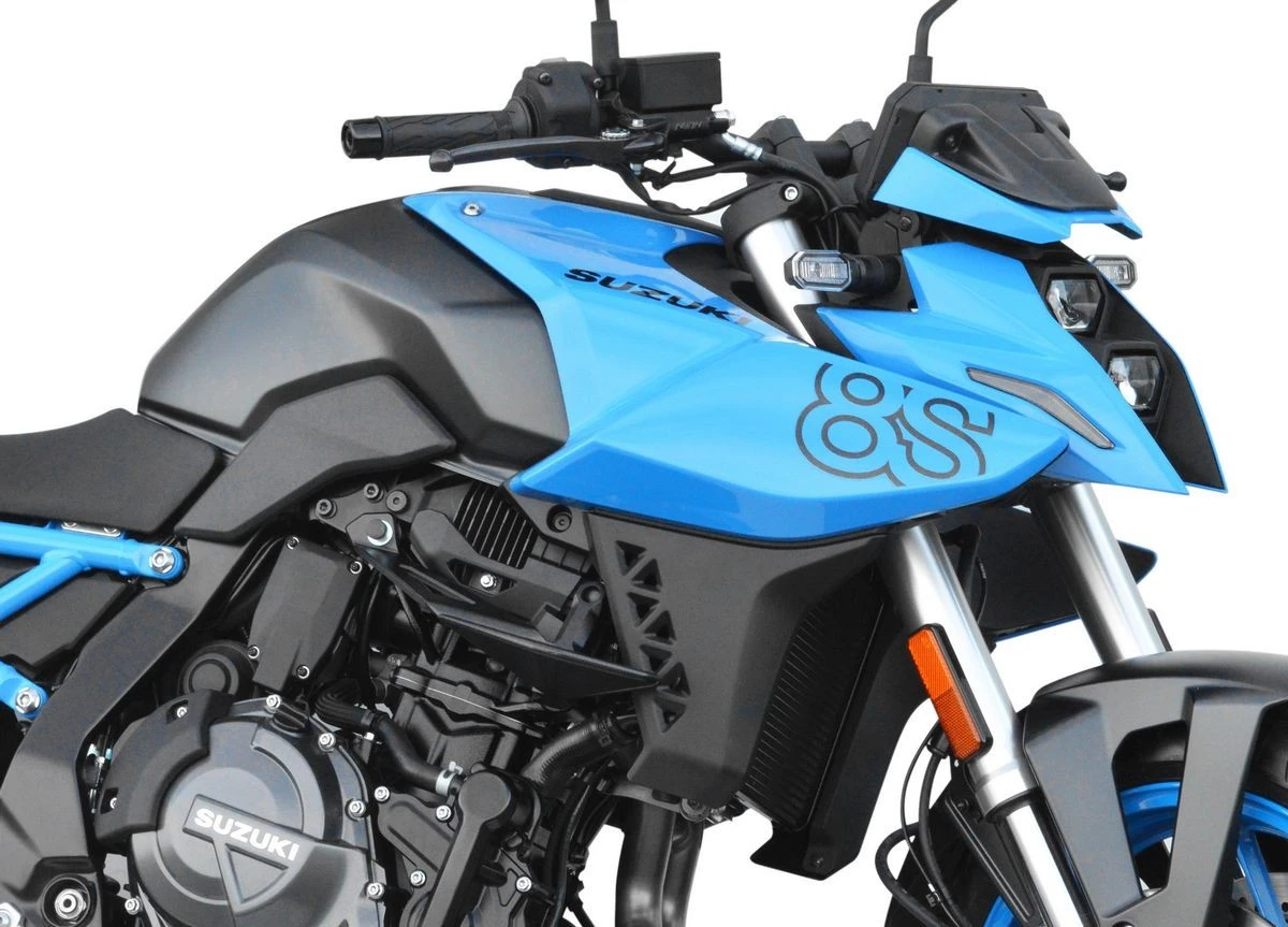 La partie supérieure d'une Suzuki GSX-8S bleue avec des pièces Top Block