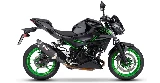 Une Kawasaki Z 500 verte avec un échappement SC-Project