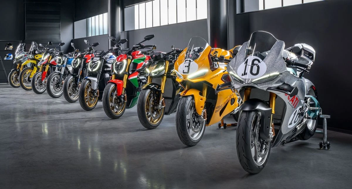 The 10 Ducati motorcycles from the Collezione 100 in a hangar