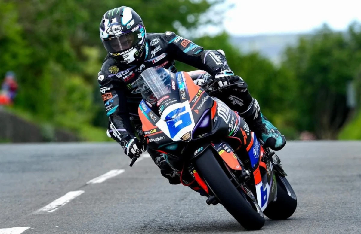 Michael Dumloup sur sa supersport durant la course