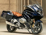 BMW présente la R 1250 RT, avec 136 ch et distribution variable.
