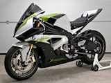 Un prototype de BMW S 1000 RR avec un moteur électrique.