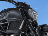 Ducati présente le 1200 Diavel 2015.