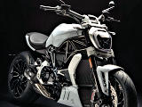Le Ducati XDiavel S dans un nouveau coloris 'Iceberg'.