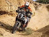 KTM 2017 - Coup de neuf sur les trails avec les Adventure 1090, 1090R et les Super Adventure 1290 T, S et R.