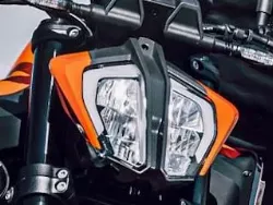 KTM vous fait découvrir son 'Scalpel' avec le 890 Duke Tour.