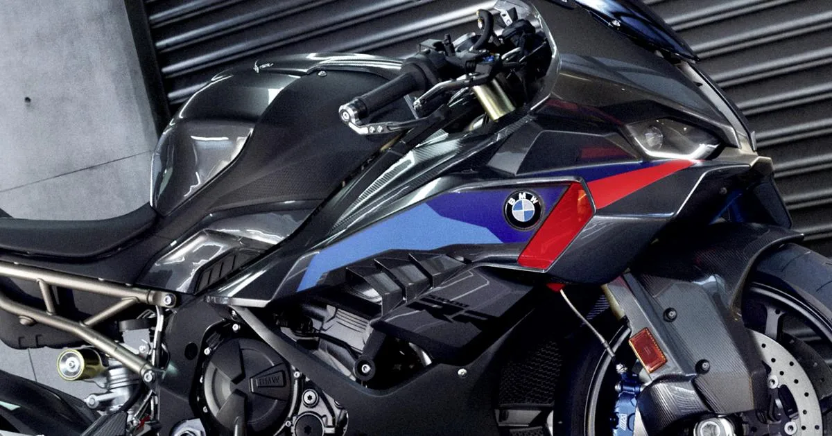 Une moto BMW S 1000 RR 2027 noire