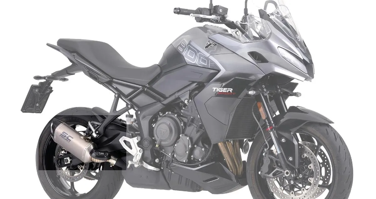 une Triumph Tiger Sport 800 avec un silencieux SC Project SC1-X en titane.