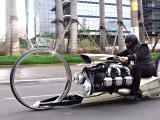Tarso Marques Concept Dumont - une moto digne de Star Wars.
