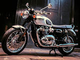 Triumph célèbre les 60 ans de la Bonneville avec la 'Diamond'.