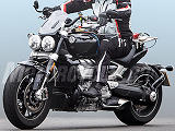 La prochaine Triumph Rocket III déjà en test de roulage.