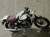 Série spéciale Ace Cafe London pour la Triumph 900 Thruxton.