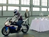 La BMW S 1000 RR se la joue délire en vidéo.