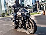 Légères évolutions pour la Ducati 1200 Diavel Carbon 2016.