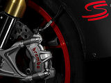 Max Biaggi s'offre l'unique 1199 Panigale Senna d'Europe.