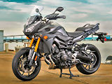 2015 : Yamaha présente la MT-09 Tracer.