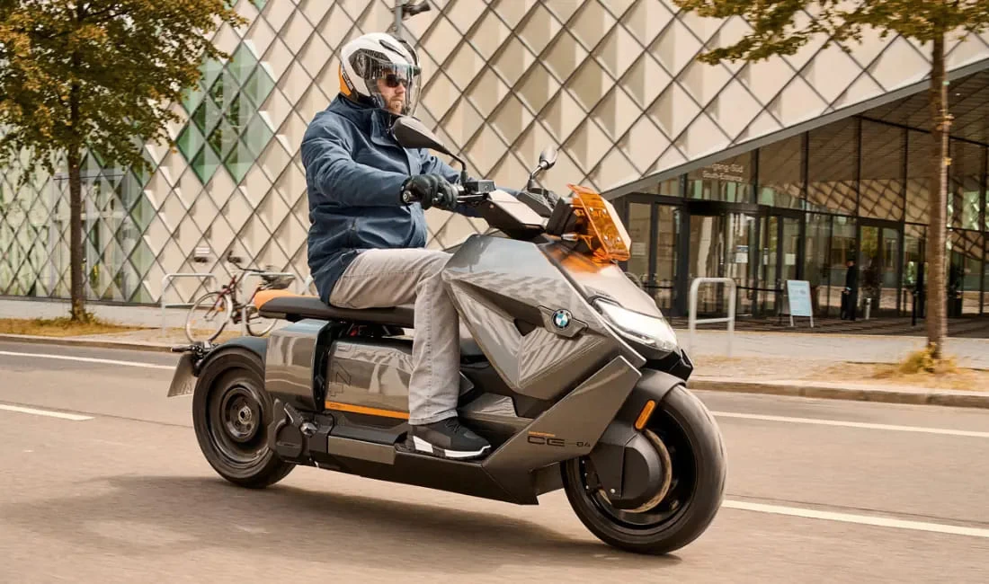 scooter électrique BMW CE-04