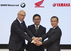 BMW, Yamaha et Honda s'unissent pour développer la moto interconnectée.