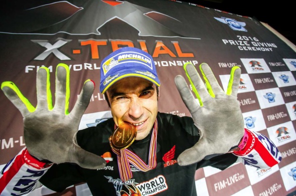 X-Trial - La passe de 10 pour Toni Bou !