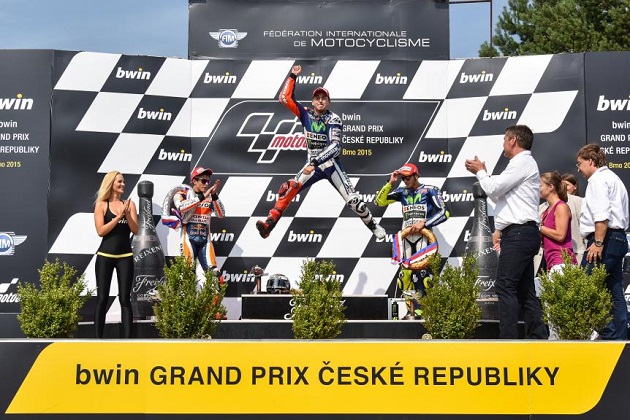 MotoGP - Lorenzo fait cavalier seul à Brno. Nouveaux podiums pour Márquez et Rossi.