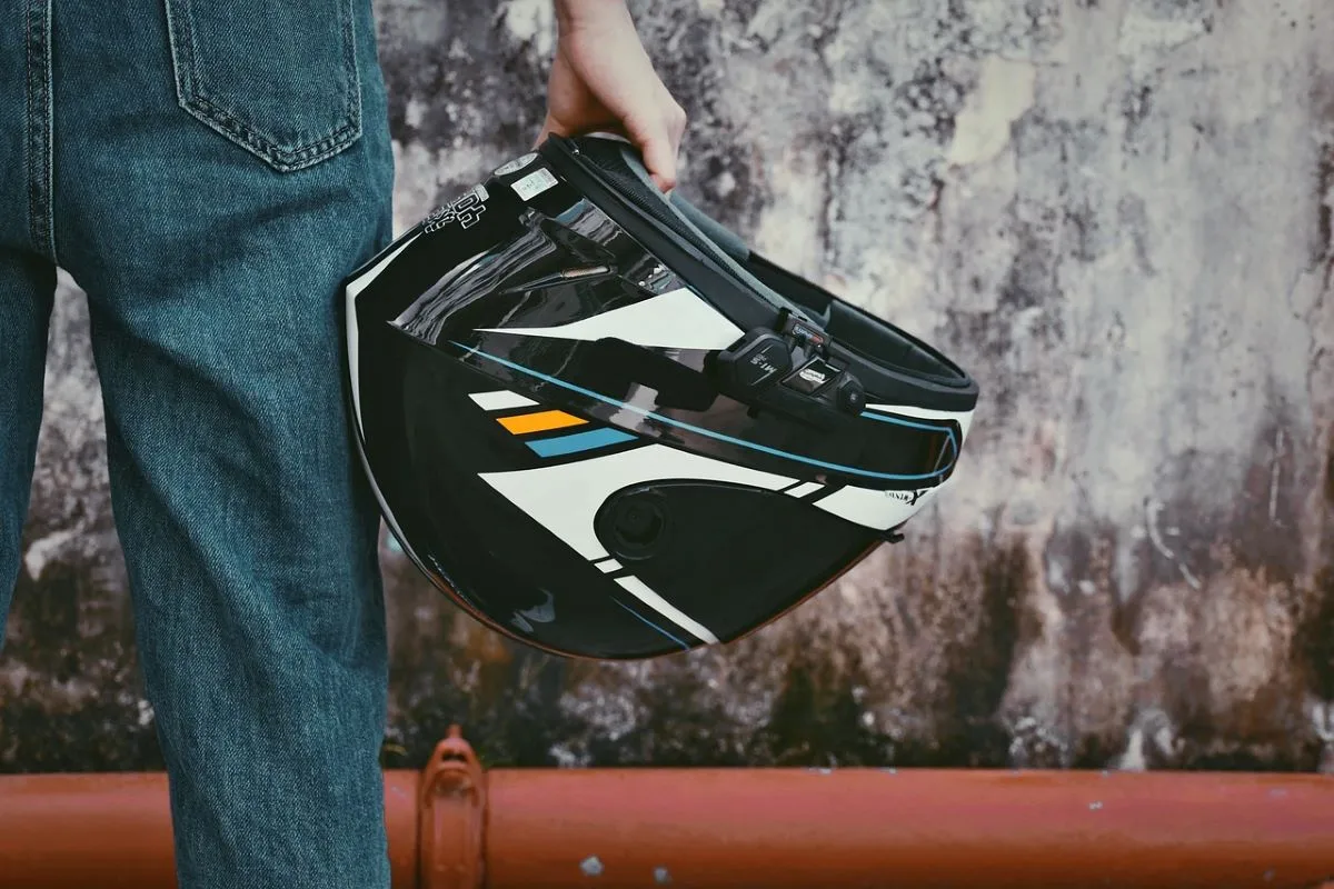 casque-moto-scooter-pilote-recyclage