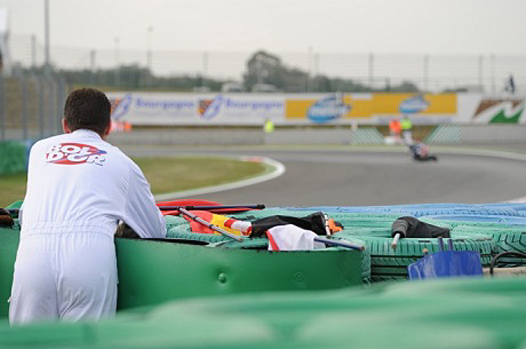 Bol d'Or 2015 - L'organisateur recrute des commisaires de stands licenciés.