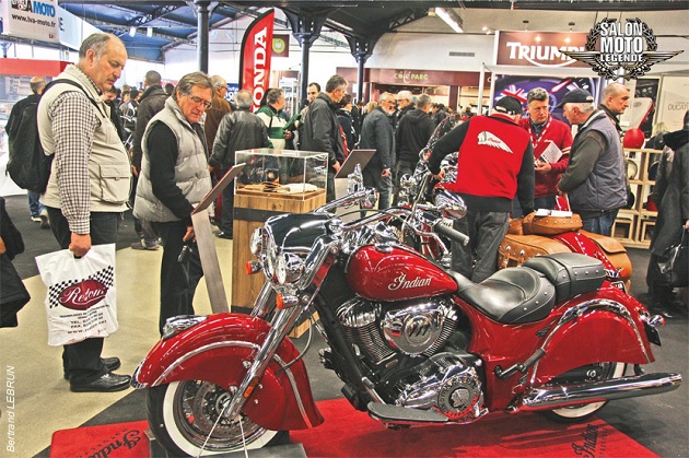 Le Salon Moto Légende ouvre ses portes au Parc Floral de Paris.