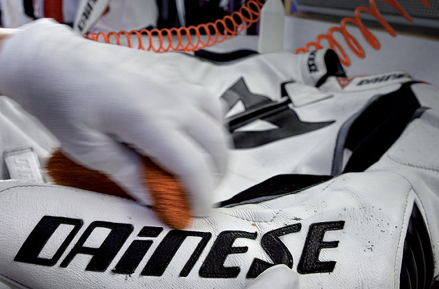 Offrez une nouvelle jeunesse à votre cuir Dainese.
