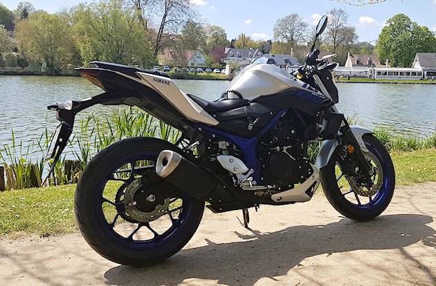 Essai de la Yamaha MT-03 320 2016
