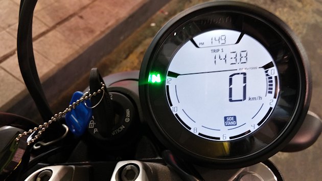 Essai de la Ducati SCRAMBLER 400 Sixty2 2016