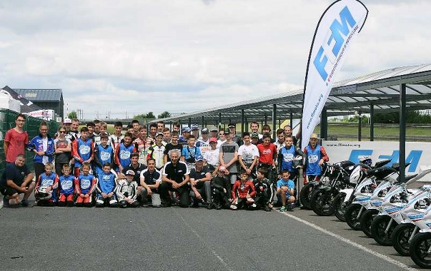 Succès pour l'école itinérante FFM au circuit Carole.