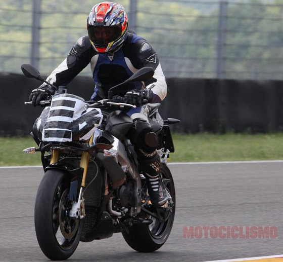 aprilia-tuono-V4-2011-spy-b aprilia-tuono-V4-2011-spy-b