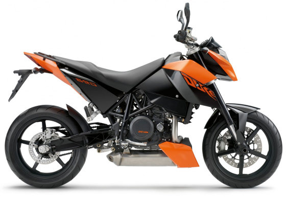 2010-KTM-690-Duke