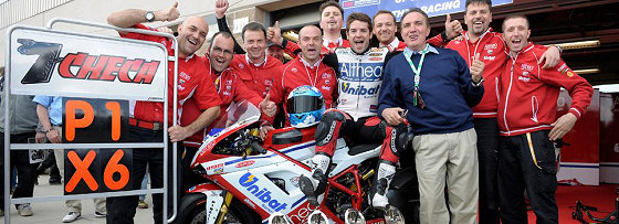 Checa-victoire-sbk-miller-2011-1