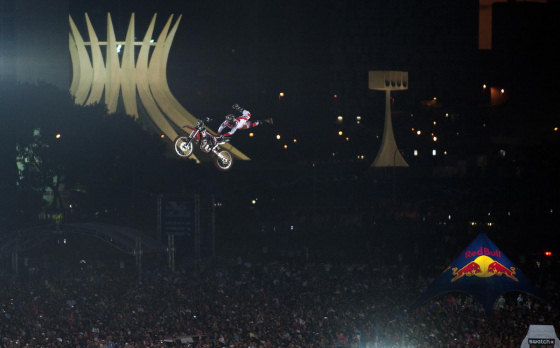 Red-Bull-X-fighters-2011-Bresil-4